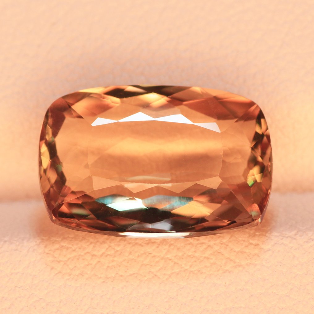 沒有保留價 - 1 pcs 綠色, 粉色, 橙色 水鋁石 - 5.55 ct - 國際有色寶石協會 (ICA GemLab) - 全彩 Chag Zultanite #3.2