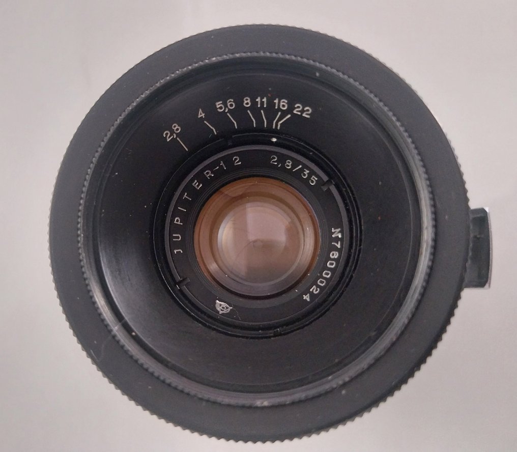 Arsenal Kiev 4 + Jupiter-8/9/12: 2/50mm + 2/85mm + 2,8/35mm + flash | Spioncamera #3.2