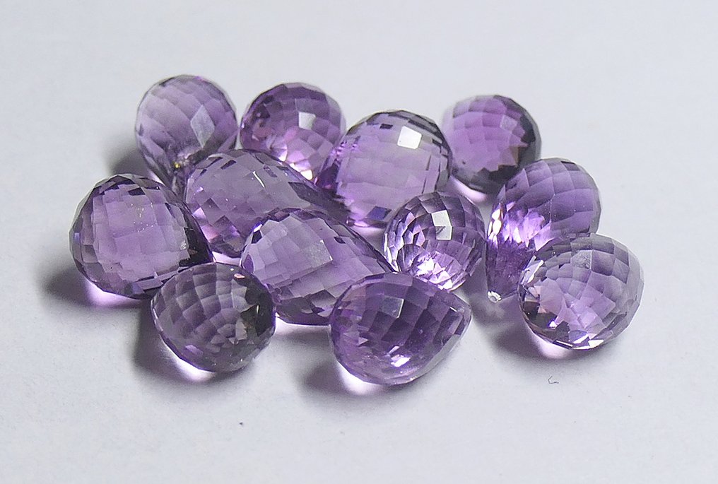 Όμορφες βιολεττές κοπής αμέθυστου Καμπουσόν- 5.28 g - (12) #1.0