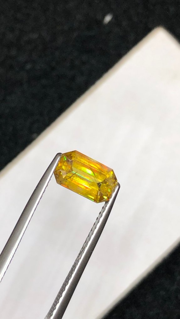 沒有保留價 - 1 pcs  黃色 榍石  - 1.51 ct - 國際有色寶石協會 (ICA GemLab) #1.0