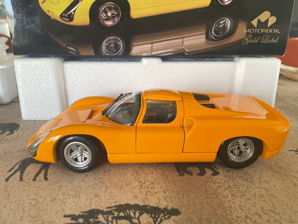 Exoto 1:18 - Modell autó - Porsche 904 #3.2