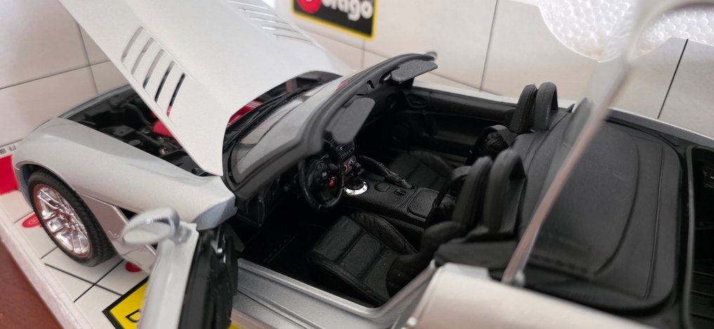 Bburago 1:18 - Modelauto - Dodge Viper SRT/10 #4.3