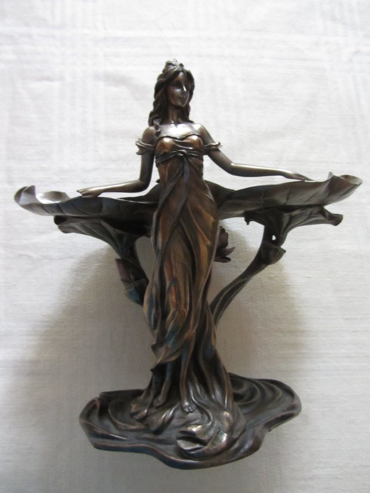 雕像 - 黄铜色 #1.0