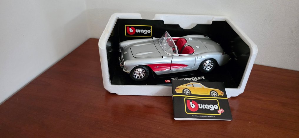 Bburago 1:18 - Modelbil - Chevrolet Corvette (1957) #1.0