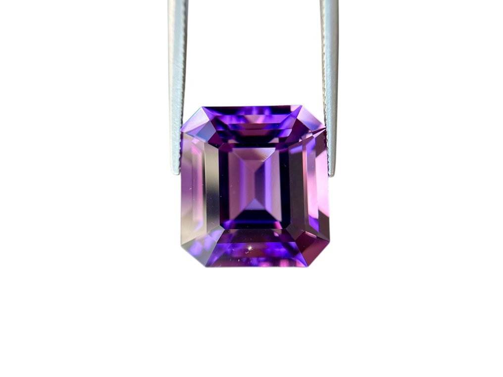 No Reserve Price - 1 pcs  Purple Amethyst  - 27.18 ct - International Colored Gemstone Association (ICA GemLab) - QUARTZ PURPLE AMETHYST #4.3