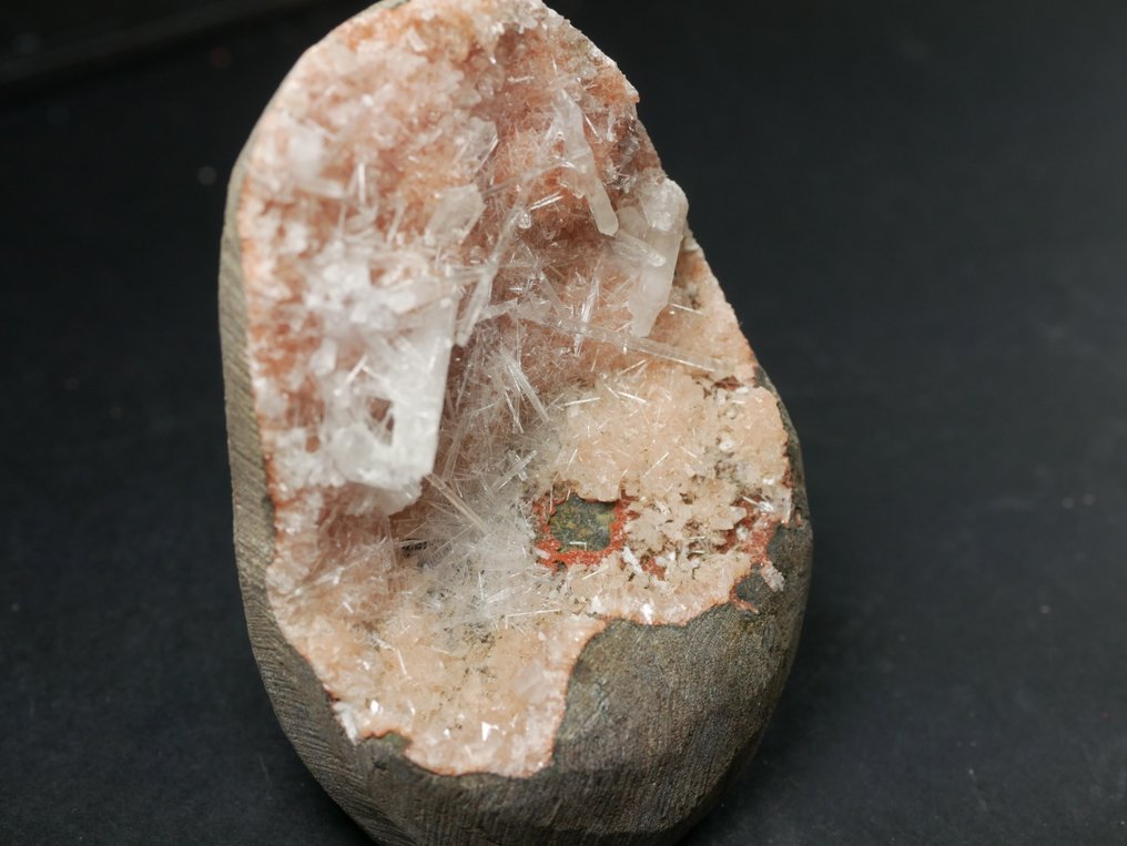 Scolecite Geode - Height: 9.5 cm- 250 g #1.0