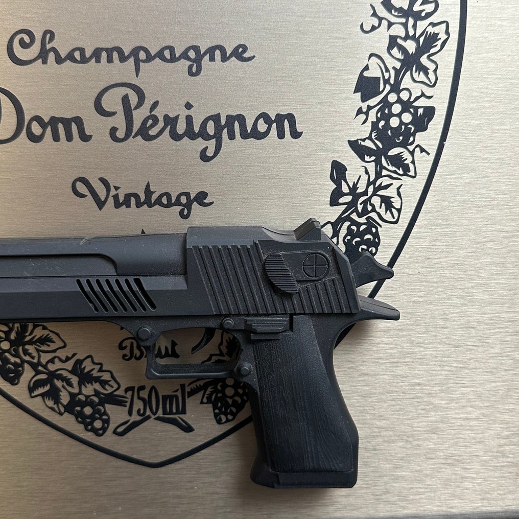 Daluxe Art - 1999 • Dom Pérignon Gun #3.2