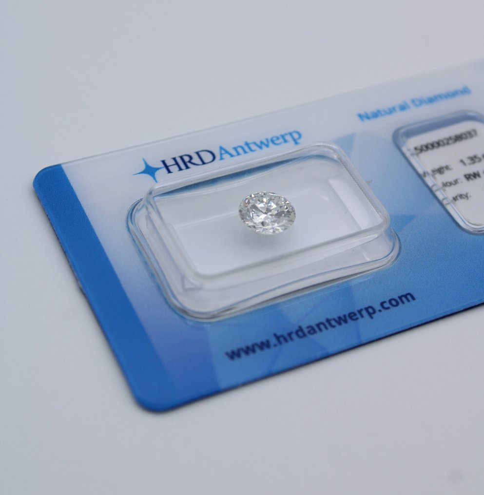 1 pcs 鑽石  (天然)  - 1.35 ct - 圓形 - F(近乎無色) - VS1 - HRD Antwerp #3.2