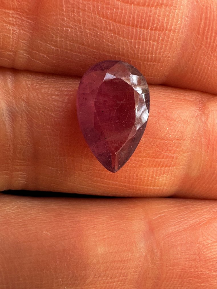 Ruby 真正的宝石！令人惊叹的透明粉色切面红宝石。天然4.00克拉，来自特别收藏。 - 高度: 12 mm - 闊度: 9 mm- 0.8 g #2.1