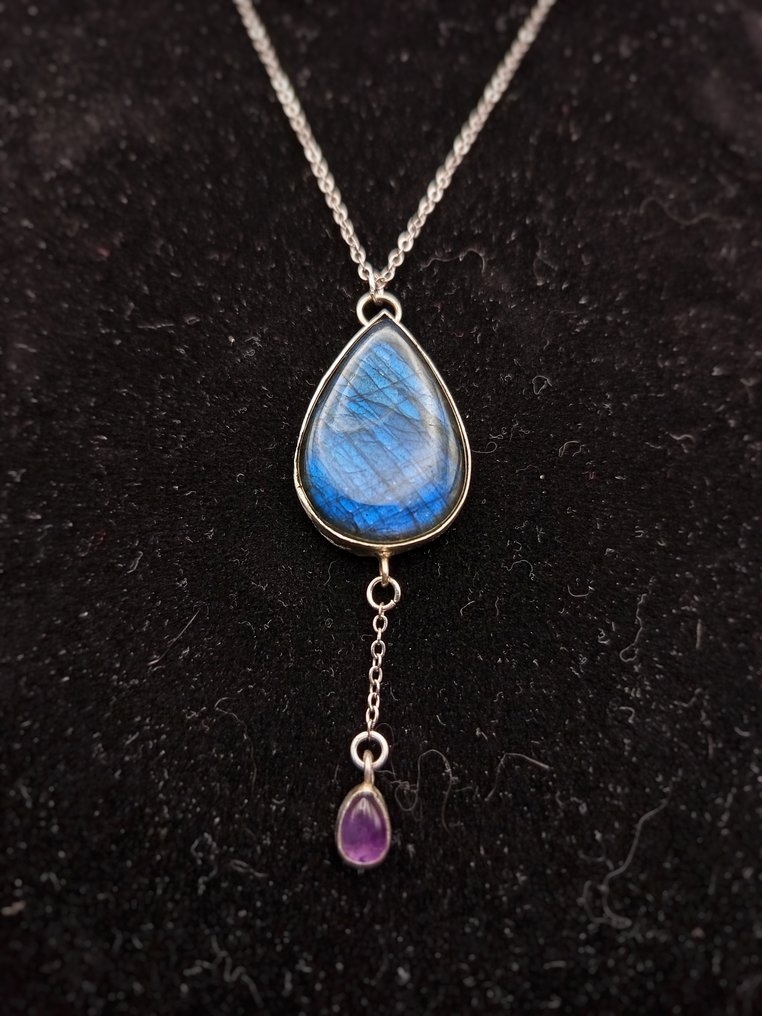 Jewelry 'Drop Games' handcrafted in 925 silver with top-quality blue Labradorite and Amethyst. - Height: 65 mm - Width: 20 mm- 9.6 g - (1) #1.0