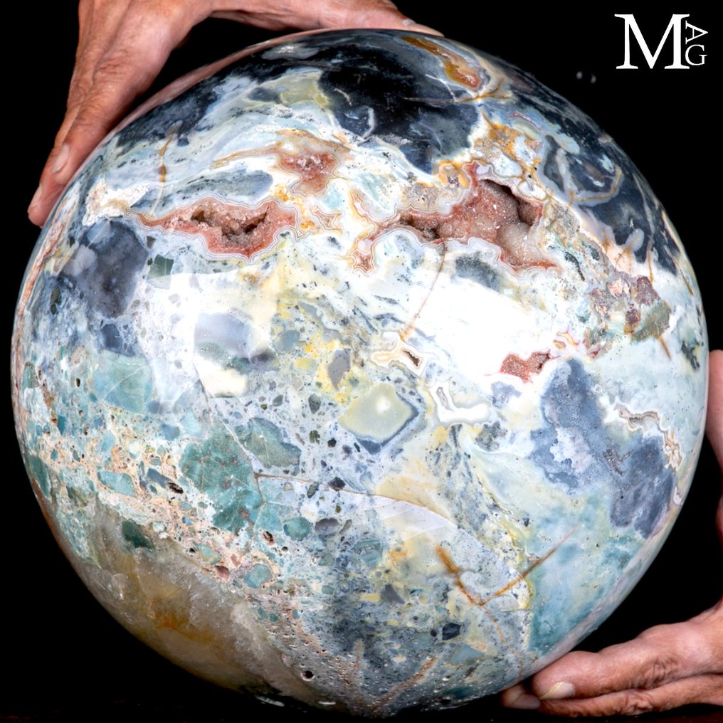 Sumptuous Ocean Jasper Sphere Large ornamental sphere in polychrome jasper from Madagascar - Height: 275 mm - Width: 275 mm- 27.5 kg #4.3