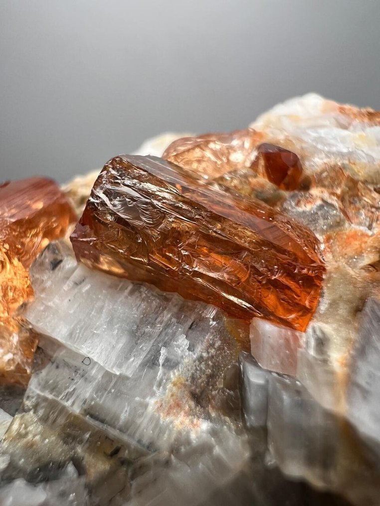 Topas Krystall i matriks - Høyde: 40 mm - Bredde: 38 mm- 49 g - (1) #1.0