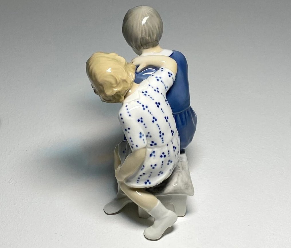 Bing & Grondahl - 雕像 - 'Offended' #2261 - 瓷 #4.3