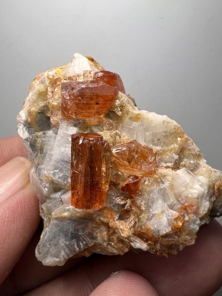 Topas Krystall i matriks - Høyde: 40 mm - Bredde: 38 mm- 49 g - (1) #1.0