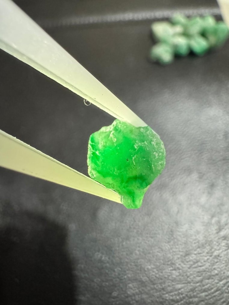 Emerald Rough - Height: 10 mm - Width: 8 mm- 15 g - (36) #3.2