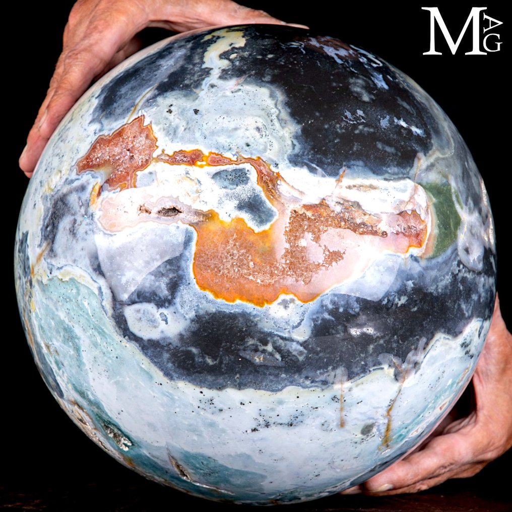 Sumptuous Ocean Jasper Sphere Large ornamental sphere in polychrome jasper from Madagascar - Height: 275 mm - Width: 275 mm- 27.5 kg #1.0