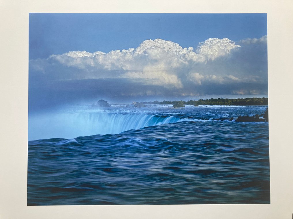 Alec Soth (1969-) - Niagara Falls 26. États-Unis/Canada, 2005. Magnum Photos #1.0