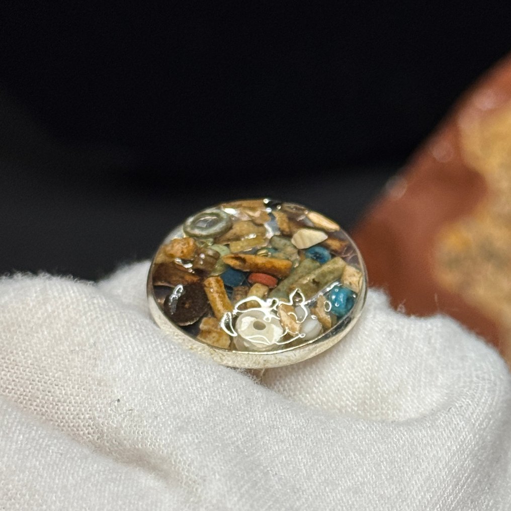 古埃及 陶瓷珠子镶嵌在现代可调节戒指中  (没有保留价) #1.0