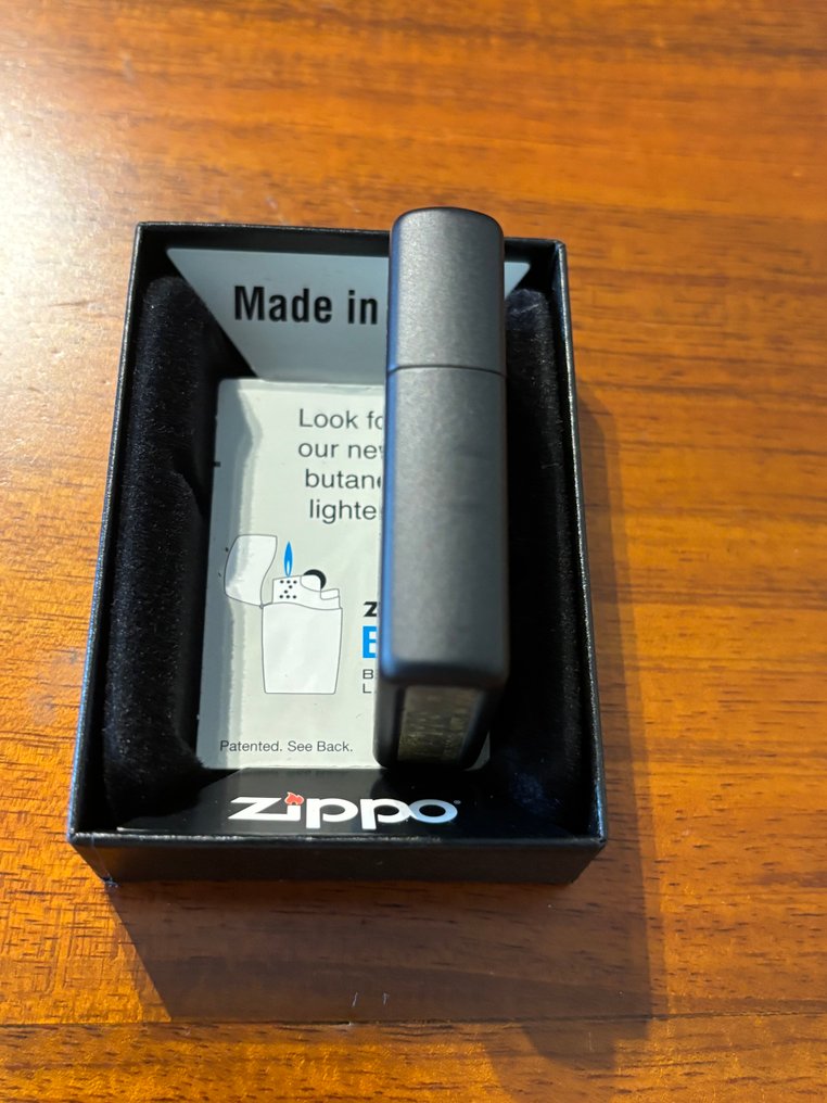 Zippo - 芝宝 - Rare Zippo Futbol 2011 in box with in Mint Condition - 没有保留价 - 口袋打火机 - 钢材(不锈钢) #4.3