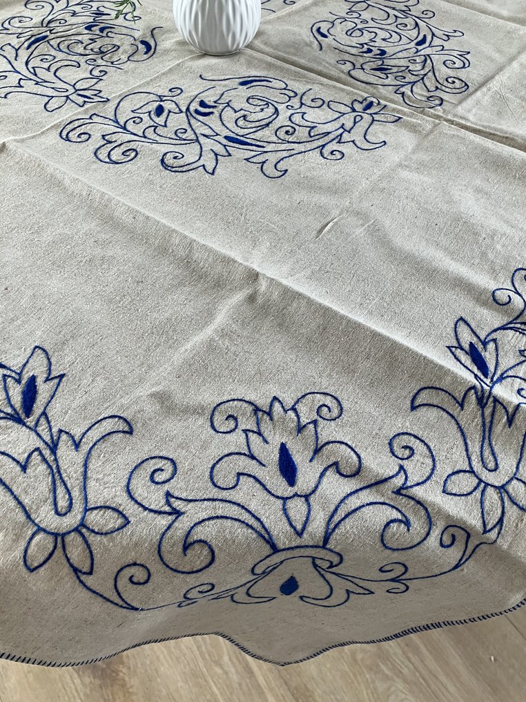 Dug - 116 cm - 126 cm - Håndbroderet linned #4.3