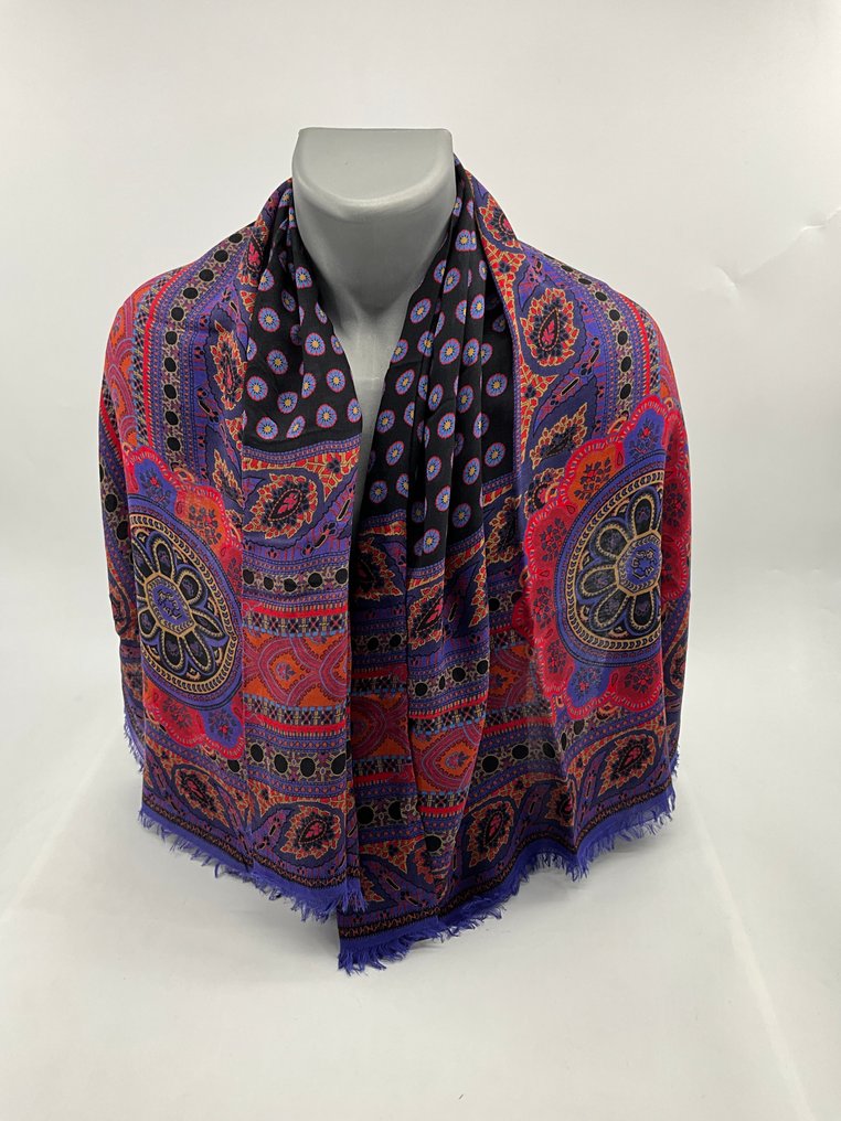 Saint Laurent - 135/135 cm sans étiquette - Stole (Shawl) #1.0