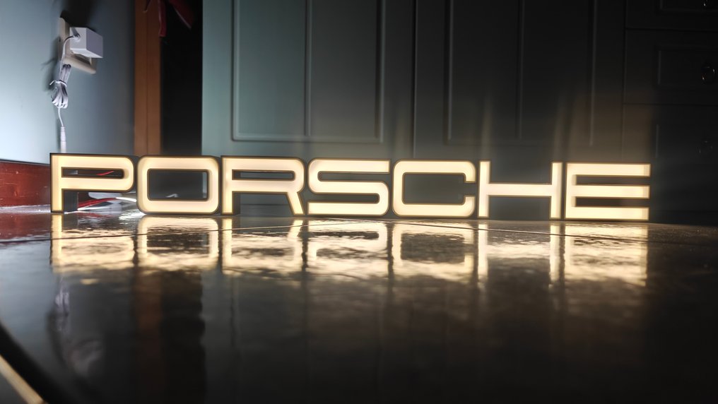 75cm LED Porsche Branco - Porsche - 2025 #3.2