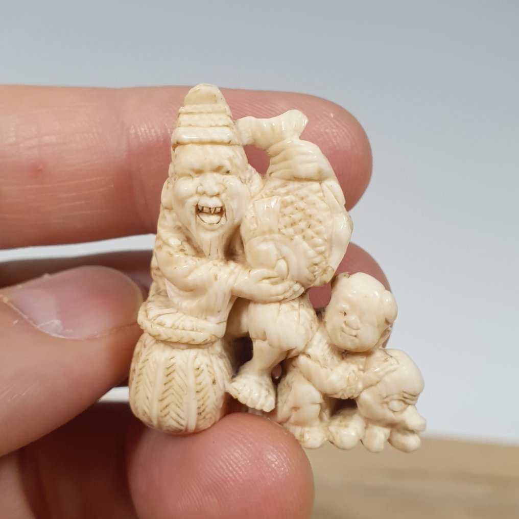 Ebisu带着大鱼和两个孩子 - 象牙 - 日本 - 明治時期（1868-1912） #4.3