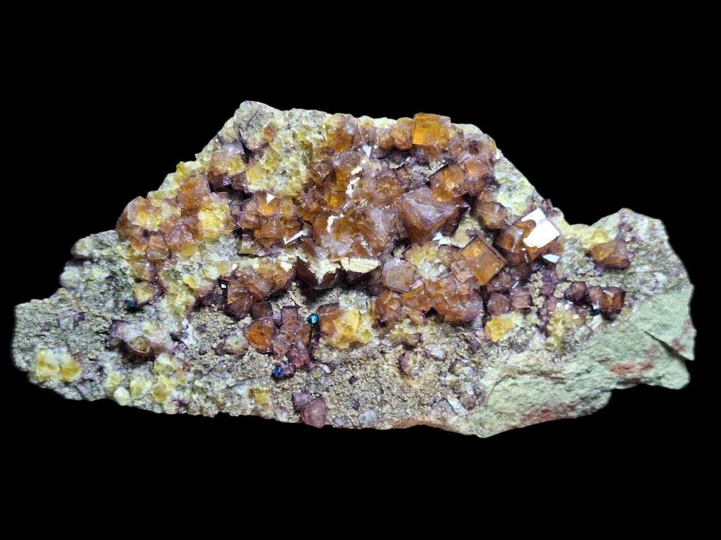 Fluorite Crystals on matrix - Height: 21 cm - Width: 10 cm- 683 g #1.0