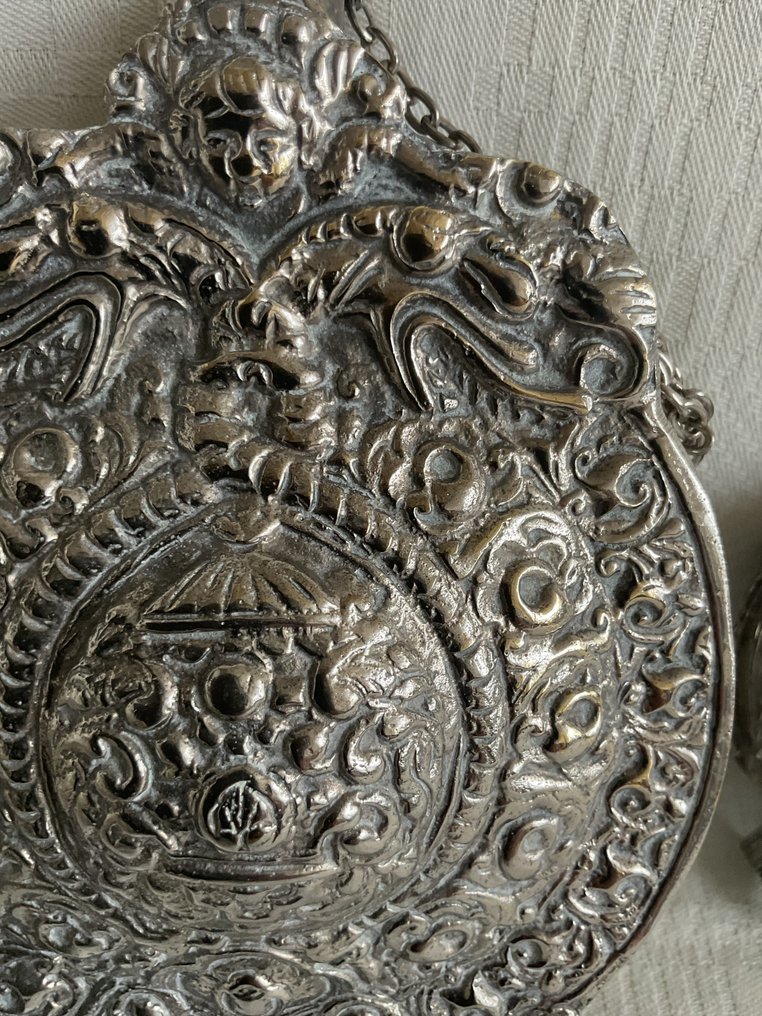 Sticlă (2) - Două sticle de pulbere balcanice-grecești, argintate (secolul al XIX-lea) - Placat cu argint, Alamă #2.1