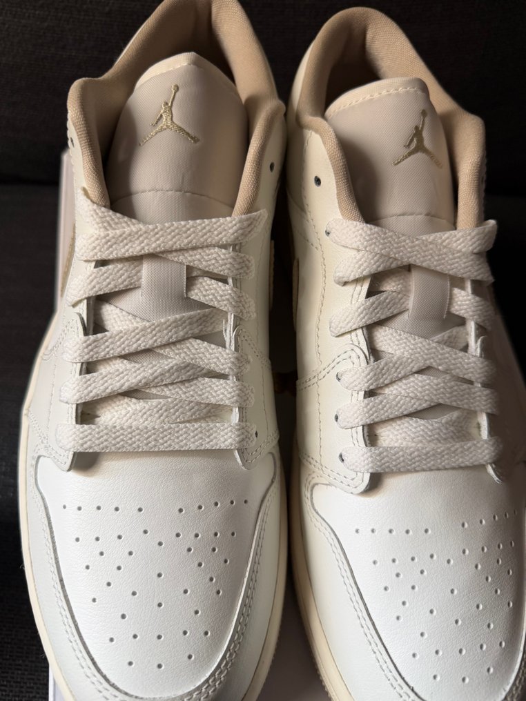 Air Jordan - Air Jordan 1 Low - Sneakers - Size: EU 42.5 #3.2