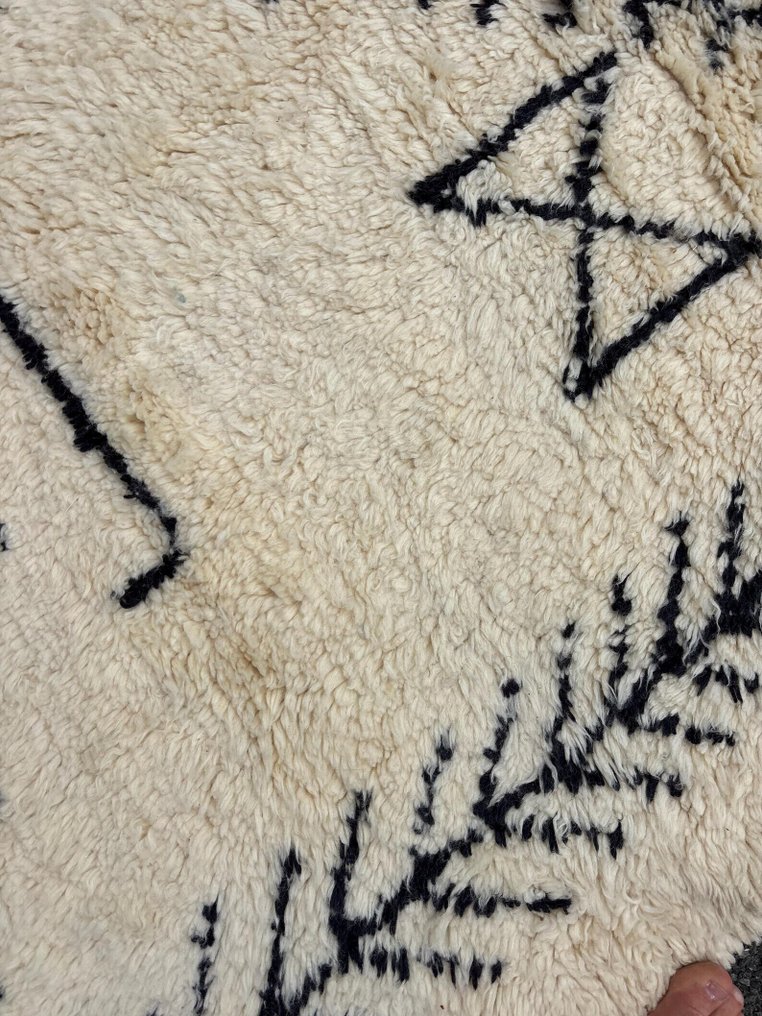 Luksuriøs marokkansk Berber uldtepp 250x350 cm – Hvid og sort berbertepp – Autentisk marokkansk tepp - Tæppe - 350 cm - 250 cm - Håndvævet uldtæppe #4.3