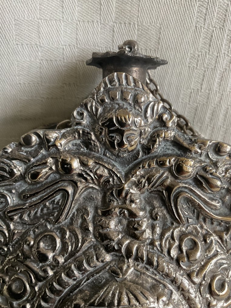 Sticlă (2) - Două sticle de pulbere balcanice-grecești, argintate (secolul al XIX-lea) - Placat cu argint, Alamă #1.0