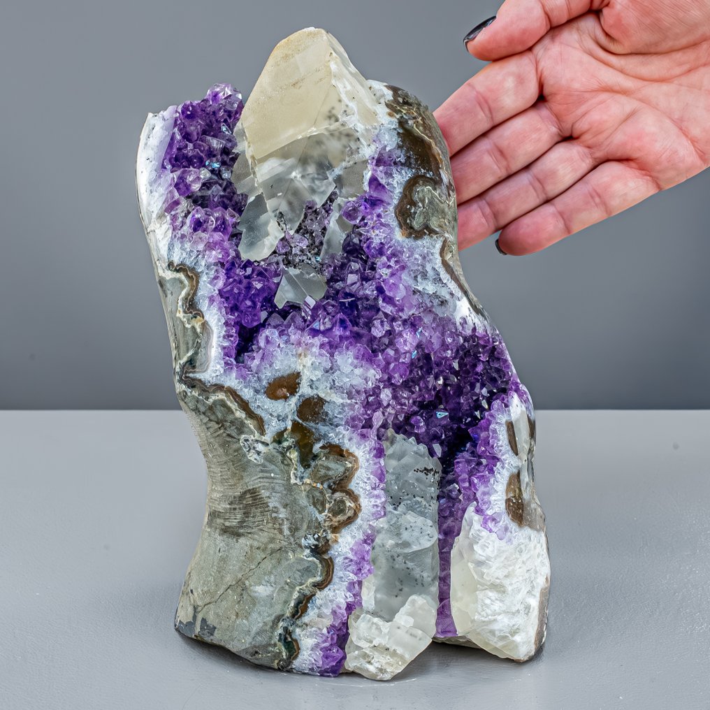 奇妙的紫水晶簇与方解石。 光与深度的结合——最高品质的紫水晶与方解石- 3709.25 g #2.1