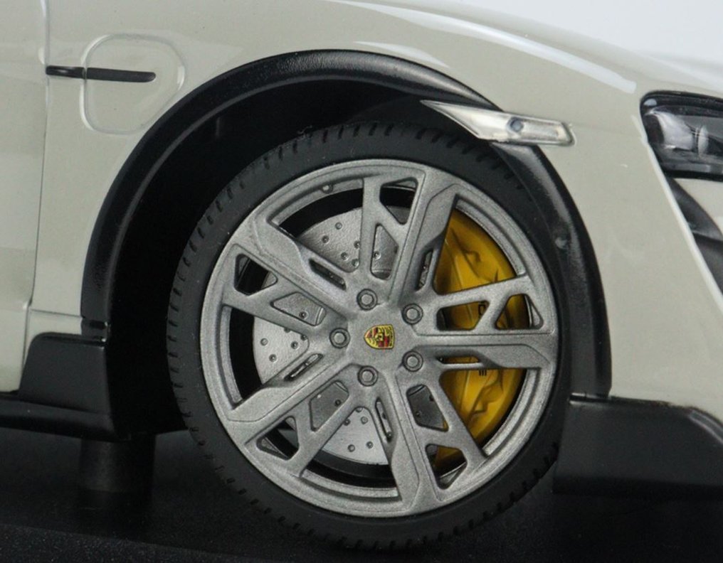 MiniChamps 1:18 - Model sports car - Porsche Taycan CUV Turbo S 2021 - Limited edition of 450 pcs. #1.0