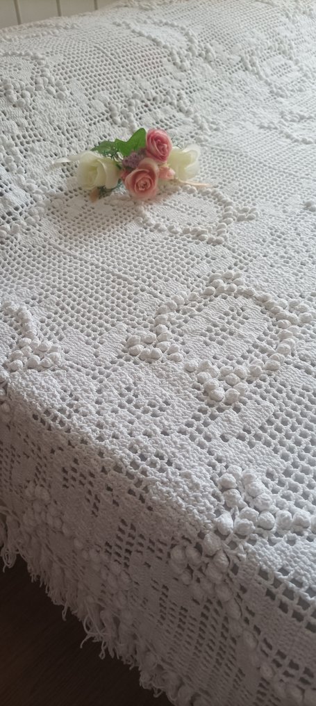 Colcha elegante de ropa de cama, ejecutada en crochet fino con patrón geométrico en relieve. - Colcha - 215 cm - 185 cm #1.0