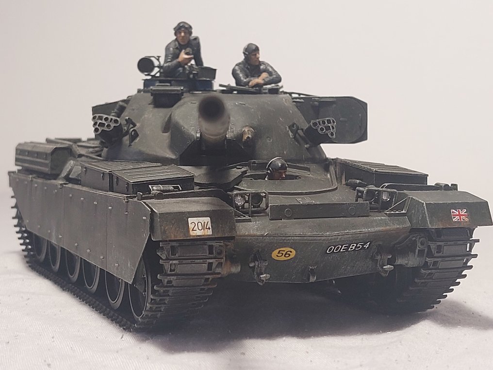 Tamiya 1:35 - Model military vehicle (7) - British Chieftain Mk.5 - landrover ambulance tank soldatini per diorama - British Army #2.1