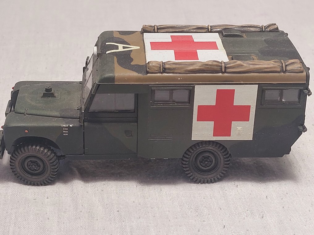Tamiya 1:35 - Model military vehicle (7) - British Chieftain Mk.5 - landrover ambulance tank soldatini per diorama - British Army #4.3