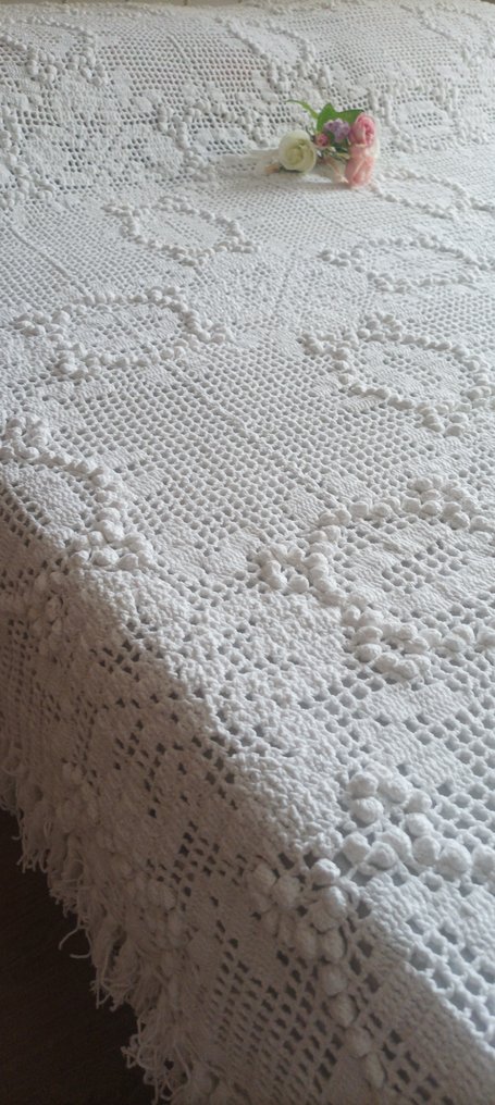 Colcha elegante de ropa de cama, ejecutada en crochet fino con patrón geométrico en relieve. - Colcha - 215 cm - 185 cm #3.2