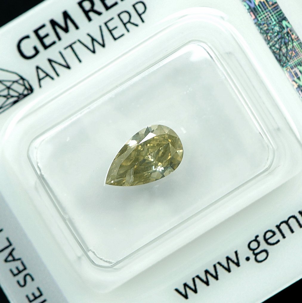 1 pcs 鑽石 (天然彩色) - 1.22 ct - 梨形 - Fancy 淡灰色, 淡綠色 黃色 - I1 - Gem Report Antwerp (GRA) #3.2