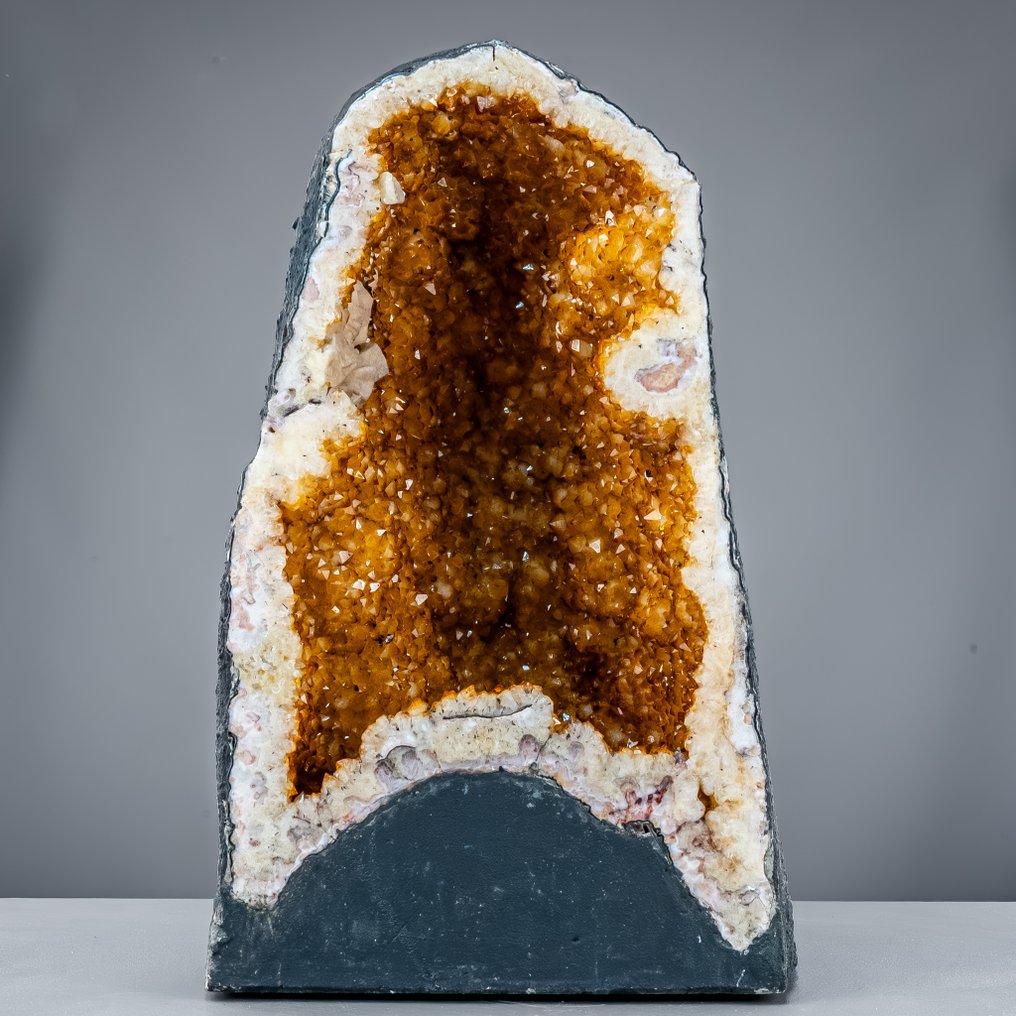 紫水晶-德鲁斯配粉色紫水晶边缘——耀眼的能量与高贵的色彩和谐 德鲁斯,巴西- 38384.99 g #1.0