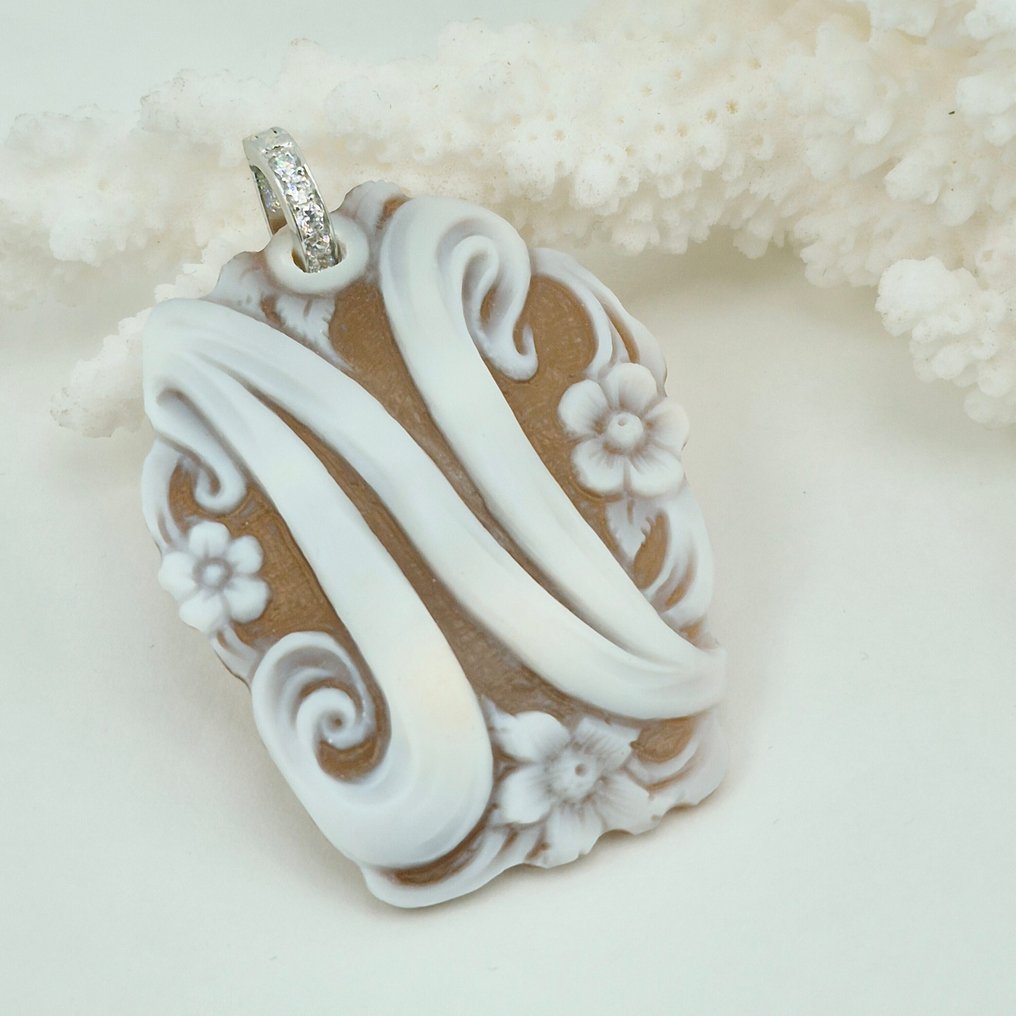 Silver - Cameo - Hand-engraved cameo #1.0