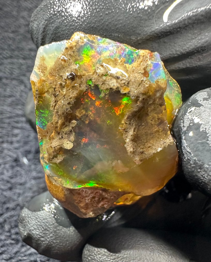 109ct crystal opal Rough- 21,8 g #2.1