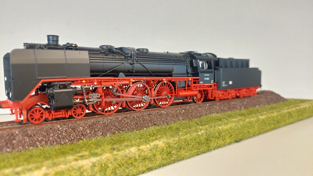 Brawa H0 - 40930 - 連煤水車的蒸汽火車 (1) - BR 01 028 - 数字声音 Doehler&Hass - 配备烟雾发生器 - DR (DDR) #1.0