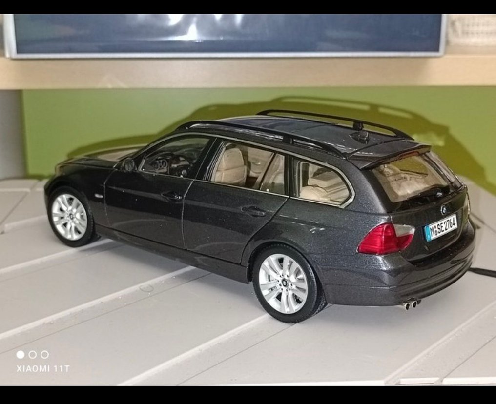 Kyosho 1:18 - Modelauto - BMW serie 3 touring E91 - BMW serie 3 E91 #2.1