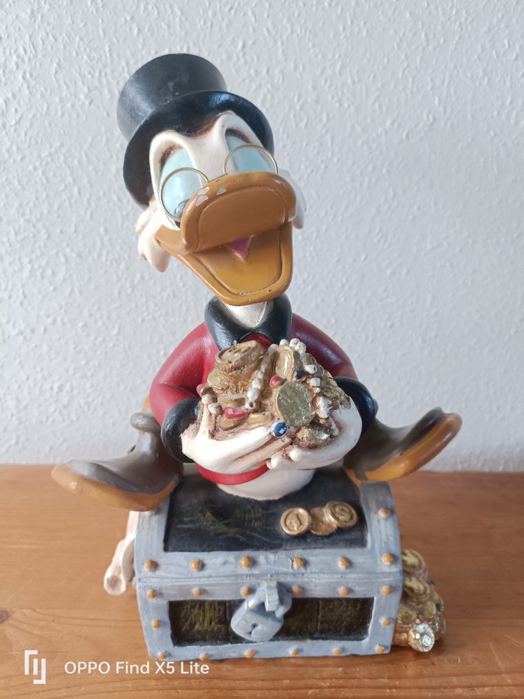 Walt Disney - Picsou sur son coffre - Figure #1.0
