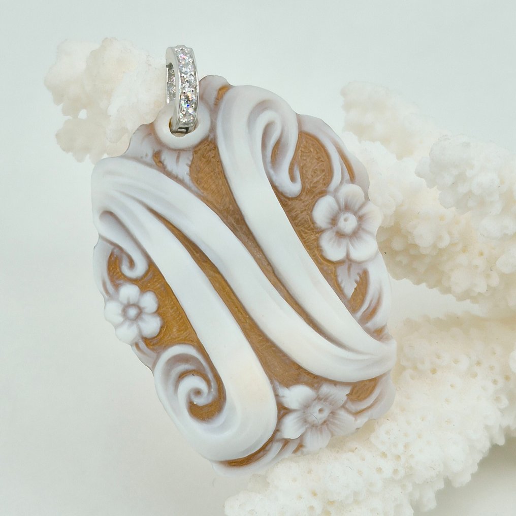 Silver - Cameo - Hand-engraved cameo #1.0