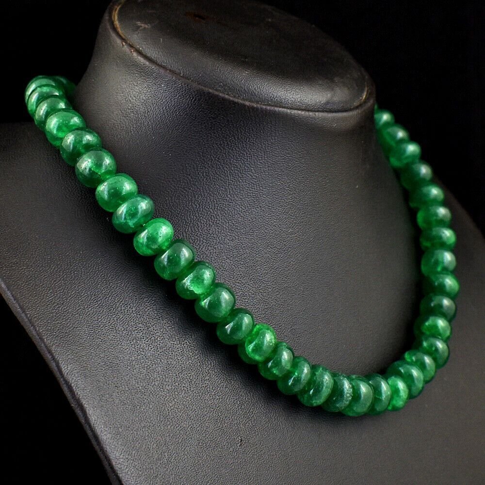 Πολύ ωραίο κολιέ χειροποίητα σμαραγδένια, στρογγυλές επίπεδες χάντρες - 749 καράτια. Στιλβωμένος- 149.8 g - (1) #3.2