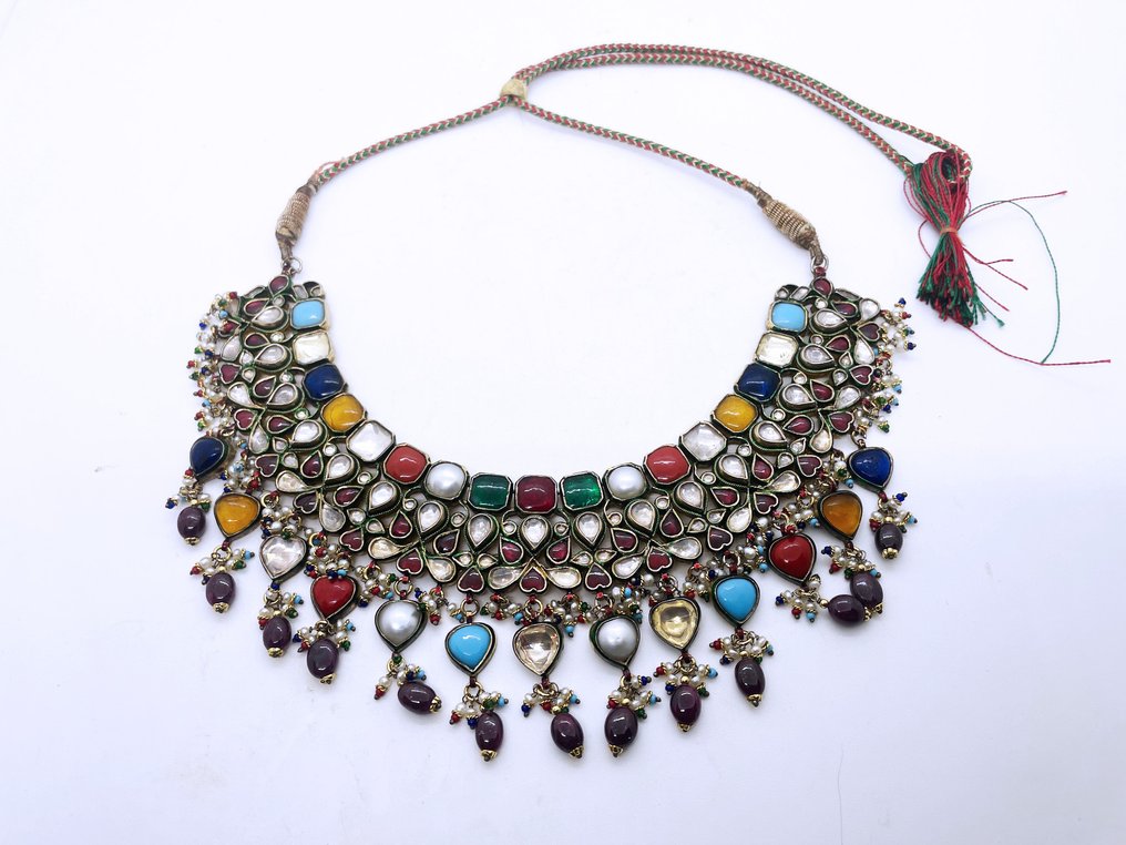 Colier Kundan Navartna - argint vermeil, emailuri, diamante tăiate în formă de trandafir, pietre prețioase mixte - India - Early 20th century #1.0