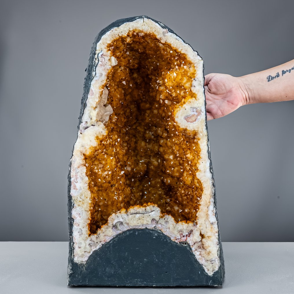 紫水晶-德鲁斯配粉色紫水晶边缘——耀眼的能量与高贵的色彩和谐 德鲁斯,巴西- 38384.99 g #1.0