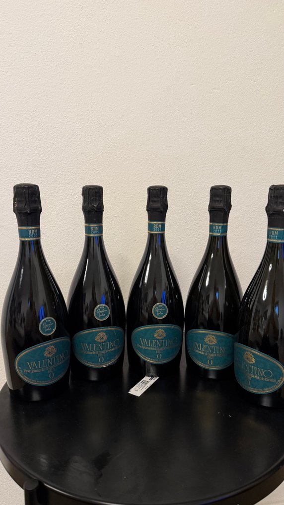 2005 x3 2005 & 2011 x2 Rocche dei Manzoni, Valentino - Piemont - 5 Bottles (0.75L) #1.0